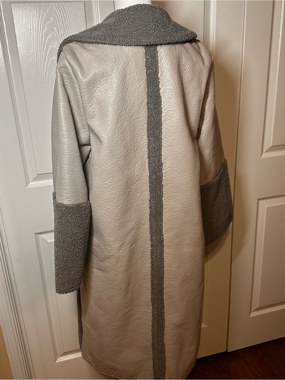 Cozy Two-Tone Teddy Long Coat in Gray & Cream - Picture 3 of 6
